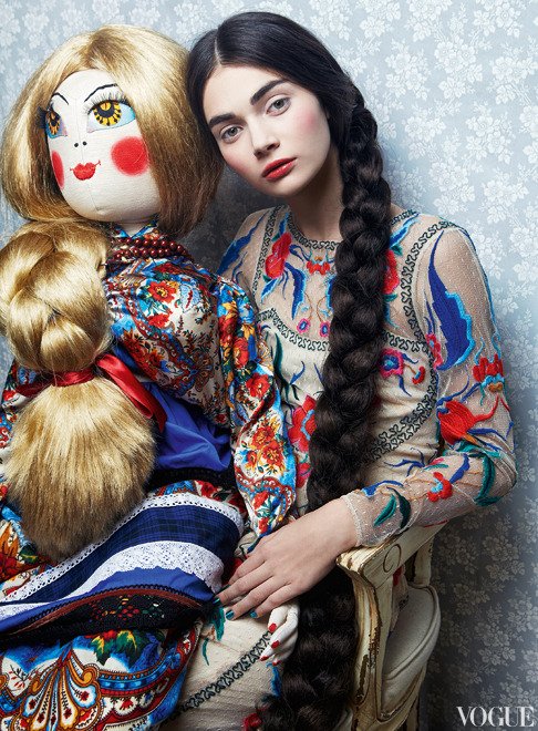 Toy+Story+Antonina+Vasylchenko+Danil+Golovkin+Vogue+Russia+Dec+2012+16.jpg