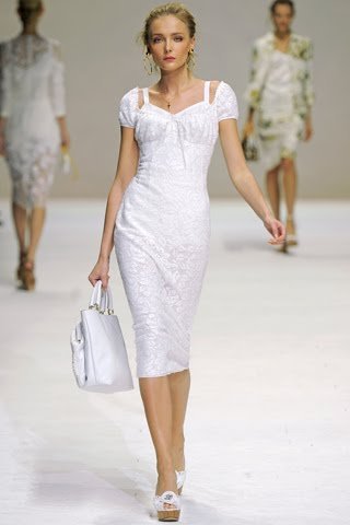 Dolce+%26+Gabbana+Spring+2011+show+Women+Management+New+York+City+Blog+Snejana+Onopka+2.jpg