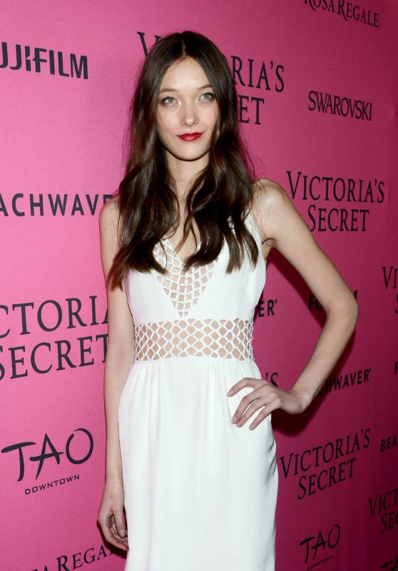 yumi-lambert-victoria-s-secret-fashion-show-2015-after-party-in-nyc_1_thumbnail.jpg