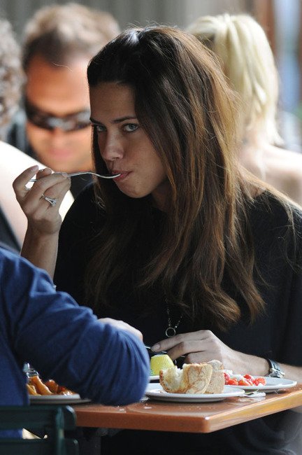 adriana-lima-and-eating-gallery.jpg