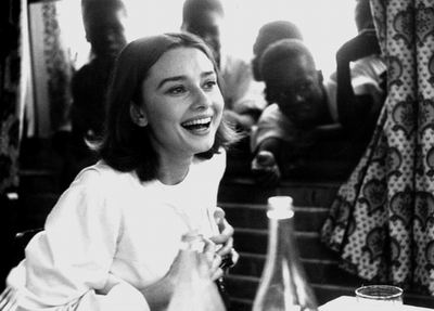 C02-066-Audrey-Hepburn-Smile-Leo-Fuchs.jpg