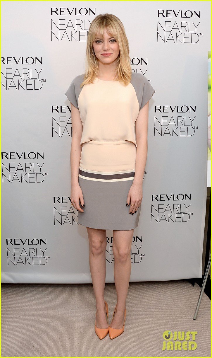 emma_stone_revlons_nearly_naked_makeup_launch_05.jpg