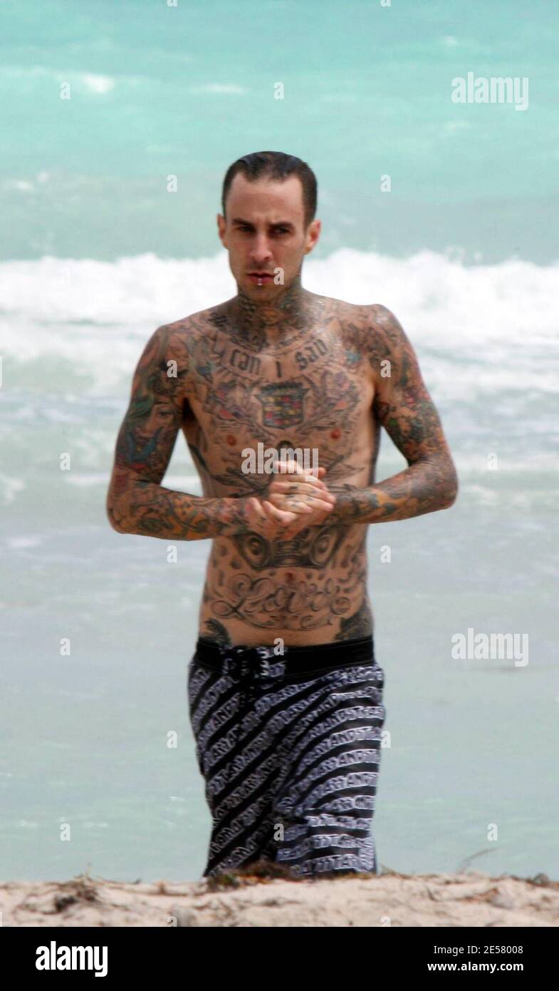 exclusive!!-travis-barker-and-wife-shanna-moakler-spend-a-second-day-on-miami-beach-the-coupl...jpeg