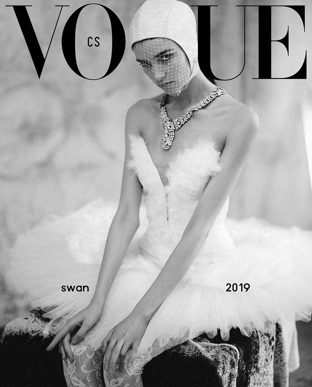 Grace-Hartzel-covers-Vogue-Czechoslovakia-April-2019-by-Dan-Beleiu-1.jpg
