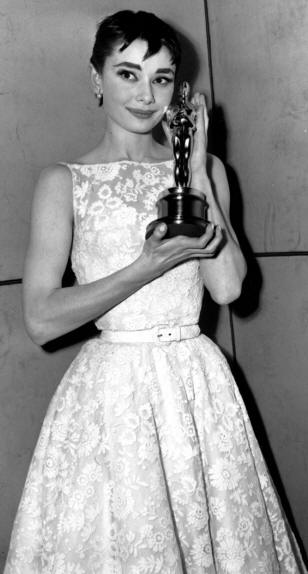 Hepburn_1954_oscars.jpg