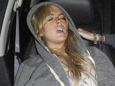 lindsay-lohan-passed-out.jpg