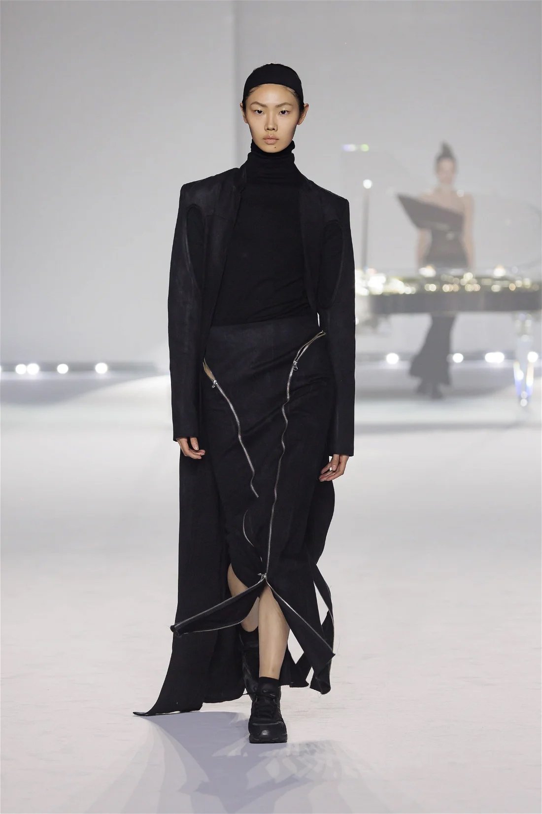 Maison-Yoshiki-Ready-Wear-Fall-Winter-2024-Milan-Fashion-Week-Runway-08 copy.jpg