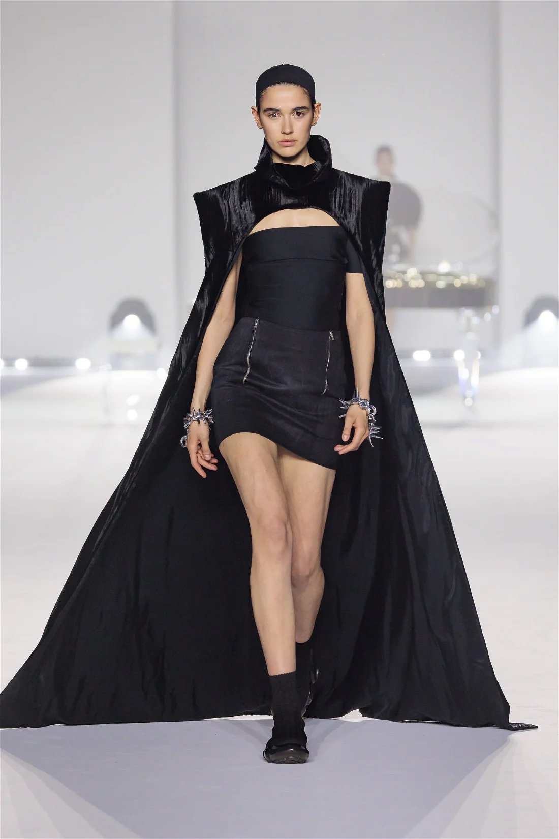 Maison-Yoshiki-Ready-Wear-Fall-Winter-2024-Milan-Fashion-Week-Runway-11 copy.jpg