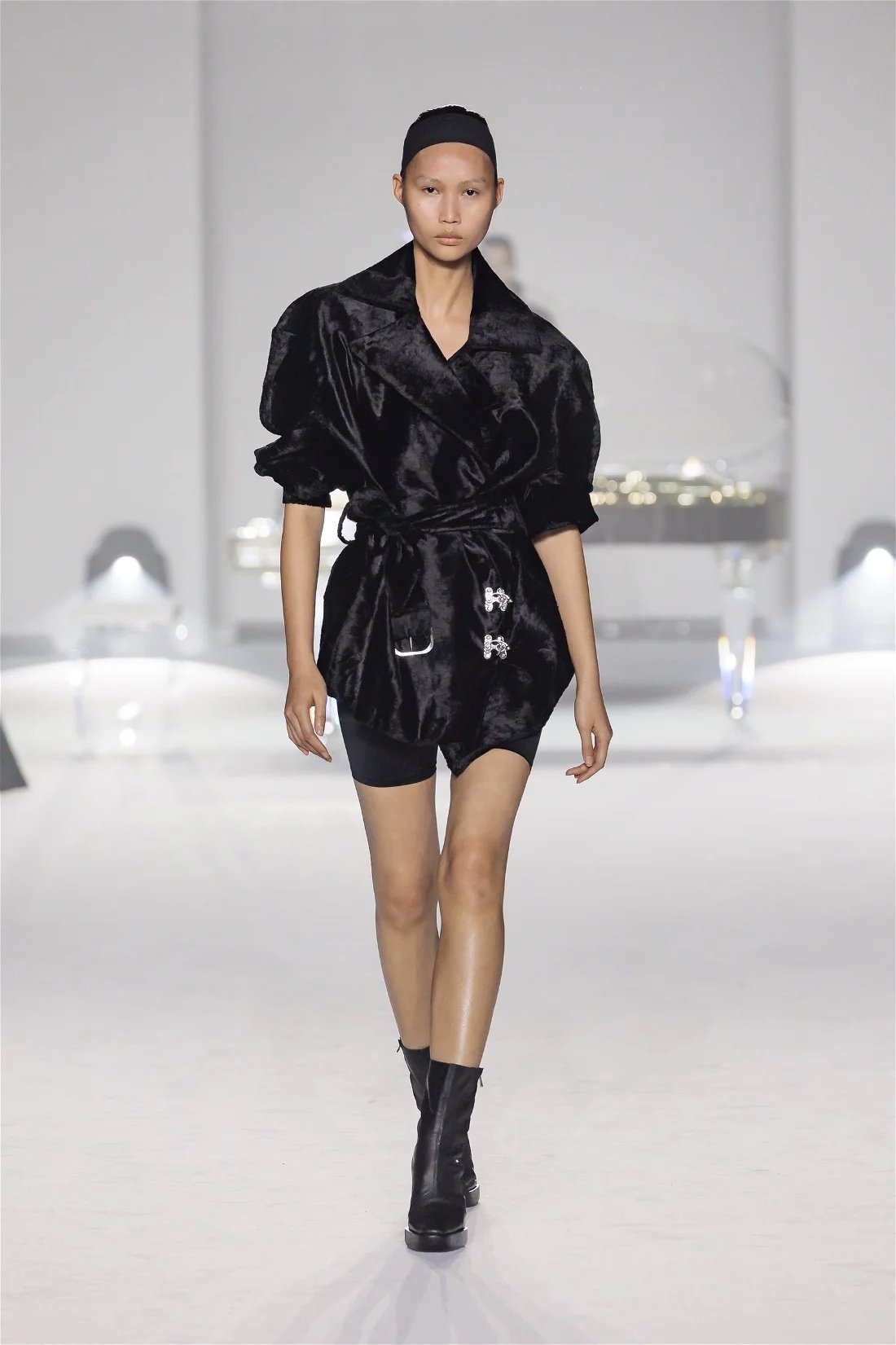 Maison-Yoshiki-Ready-Wear-Fall-Winter-2024-Milan-Fashion-Week-Runway-12 copy.jpg