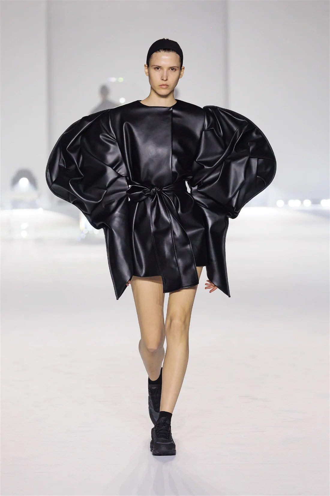 Maison-Yoshiki-Ready-Wear-Fall-Winter-2024-Milan-Fashion-Week-Runway-14 copy.jpg