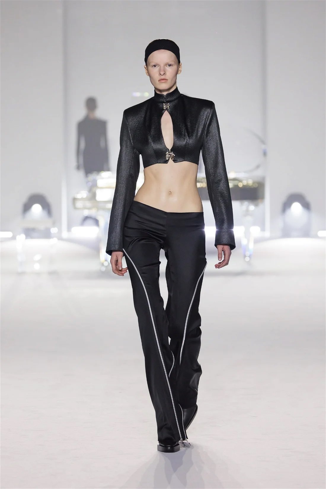 Maison-Yoshiki-Ready-Wear-Fall-Winter-2024-Milan-Fashion-Week-Runway-21 copy.jpg