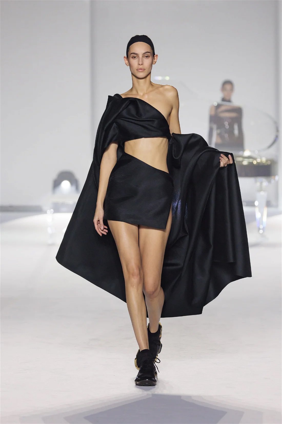 Maison-Yoshiki-Ready-Wear-Fall-Winter-2024-Milan-Fashion-Week-Runway-23 copy.jpg
