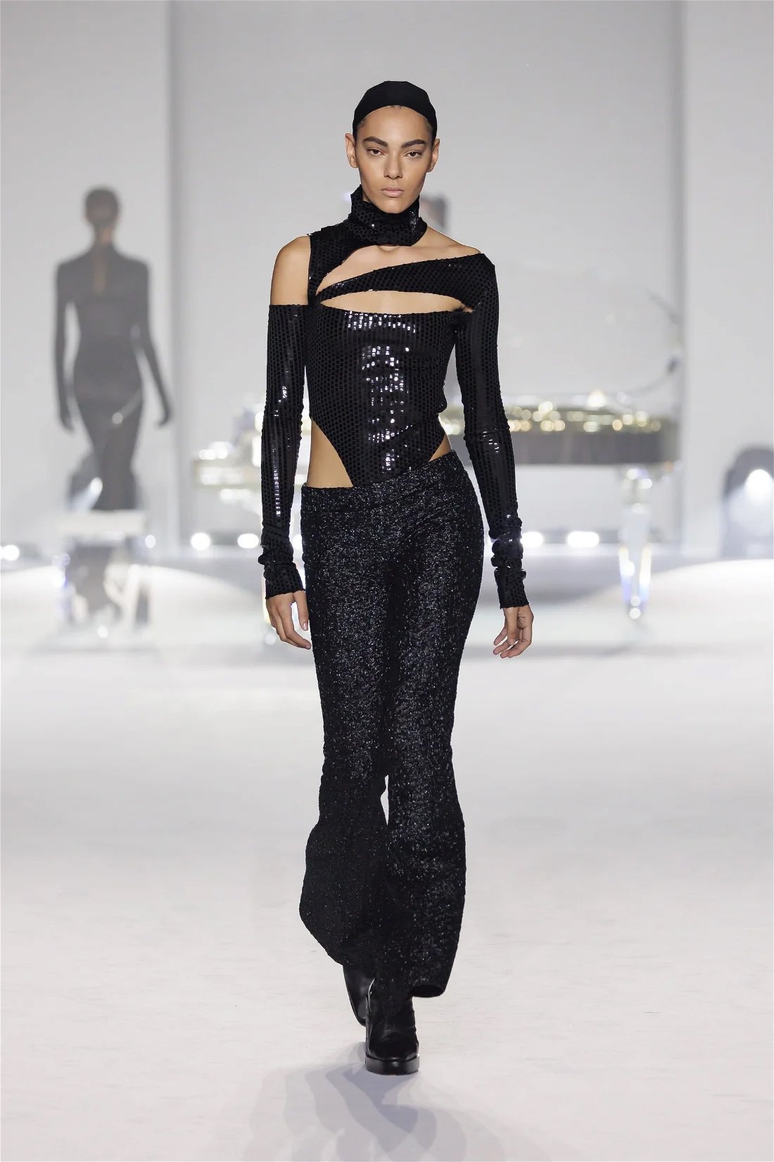 Maison-Yoshiki-Ready-Wear-Fall-Winter-2024-Milan-Fashion-Week-Runway-24 copy.jpg