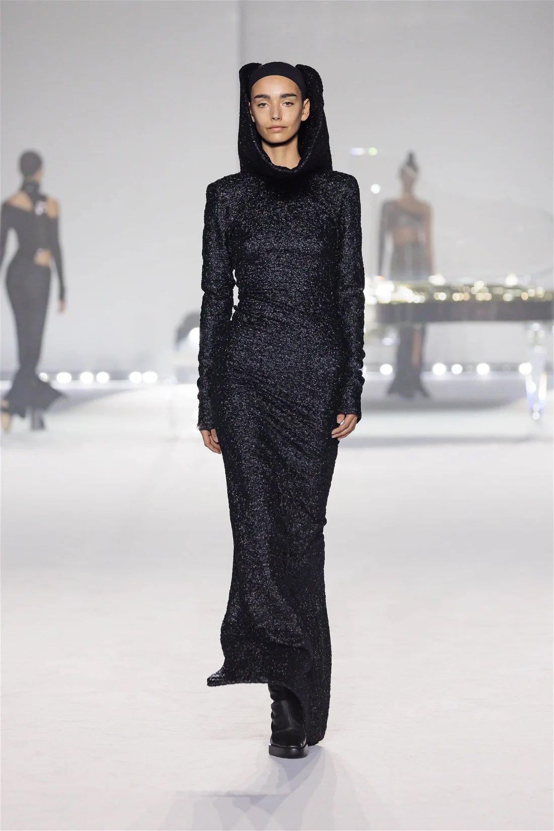 Maison-Yoshiki-Ready-Wear-Fall-Winter-2024-Milan-Fashion-Week-Runway-25 copy.jpg