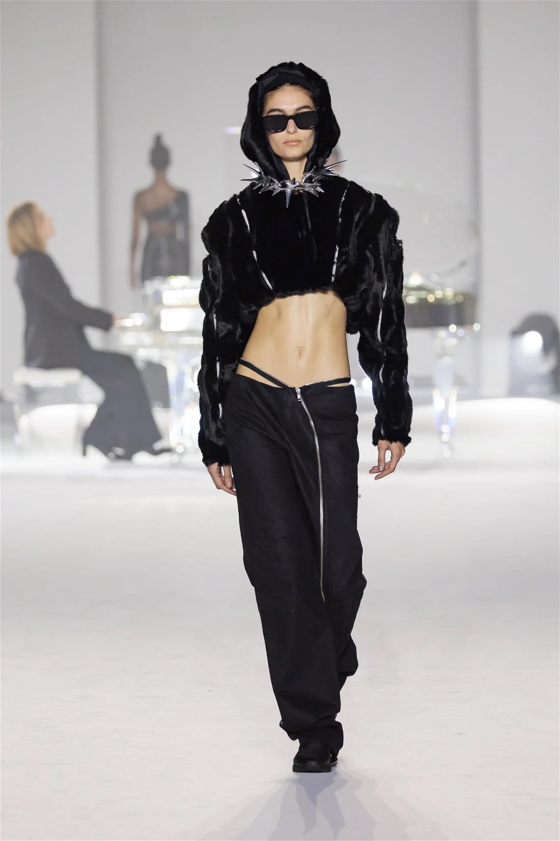 Maison-Yoshiki-Ready-Wear-Fall-Winter-2024-Milan-Fashion-Week-Runway-28 copy.jpg