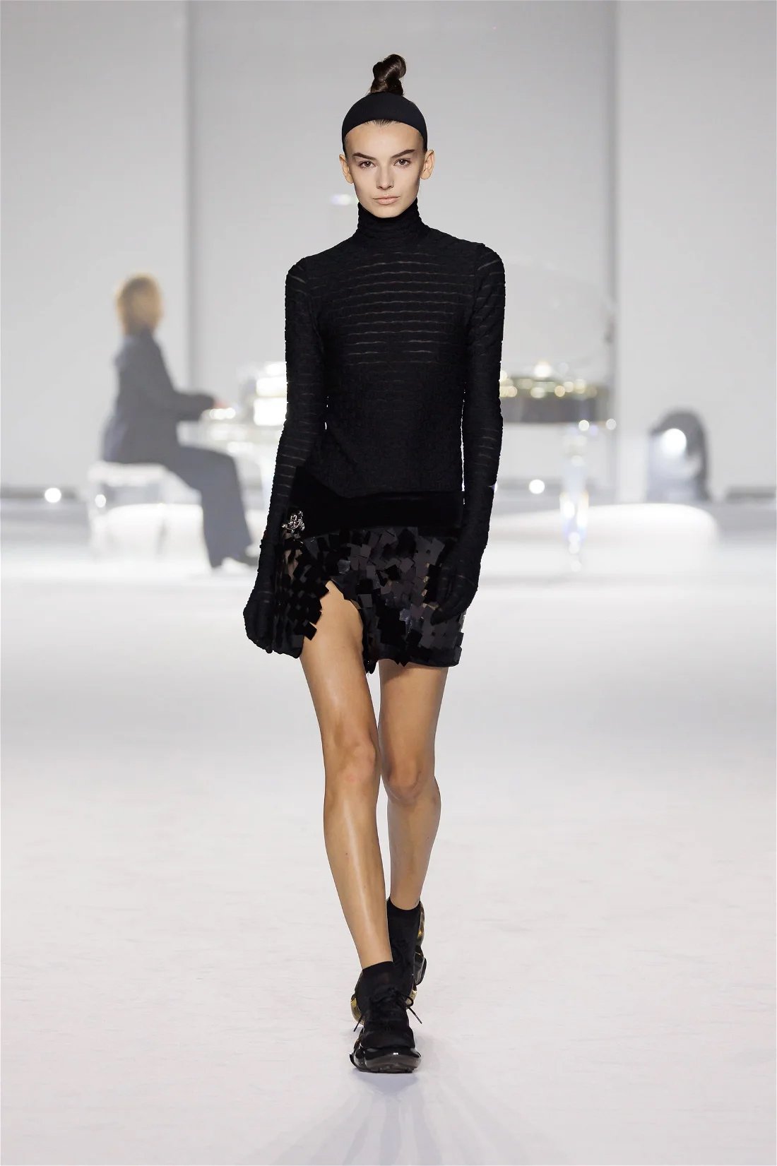 Maison-Yoshiki-Ready-Wear-Fall-Winter-2024-Milan-Fashion-Week-Runway-32 copy.jpg