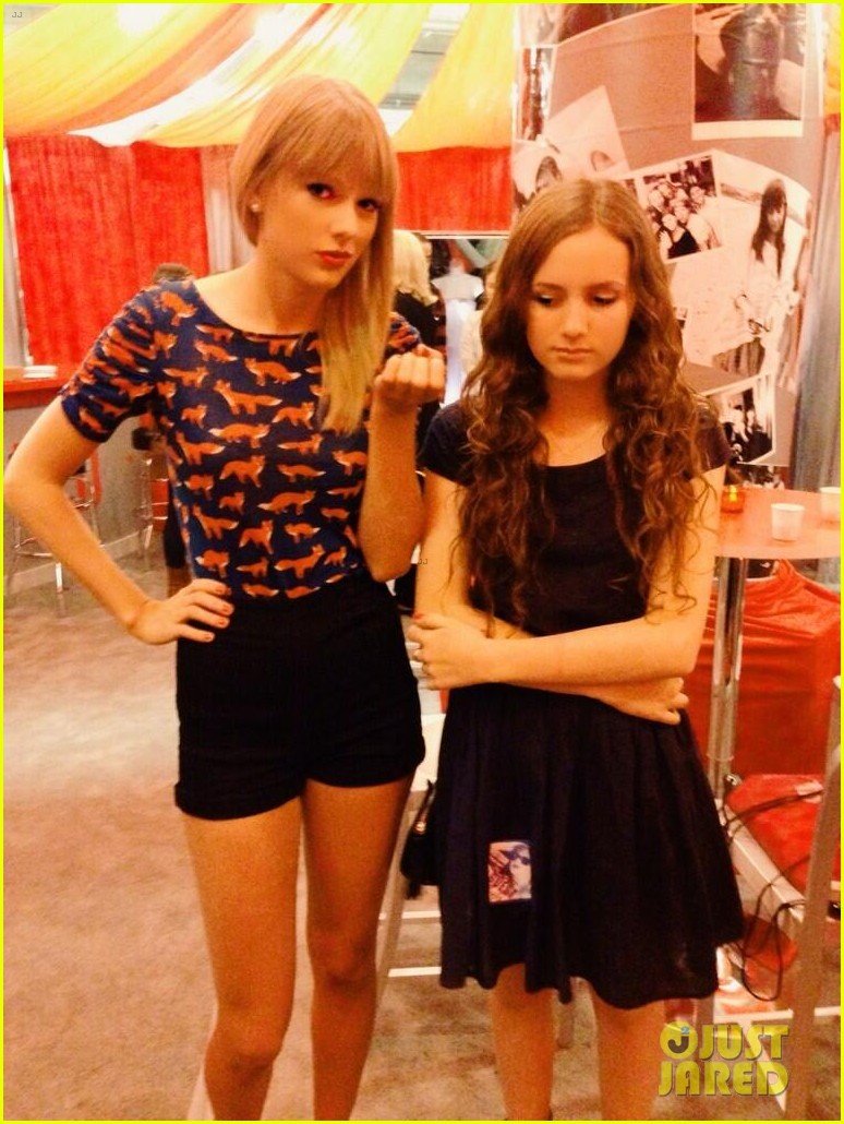 taylor-swift-becomes-honorary-apatow-family-member-01.jpg