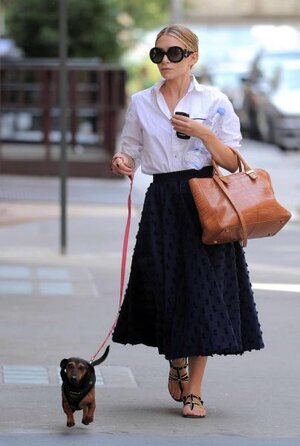 ashley olsen walking her dog.jpg