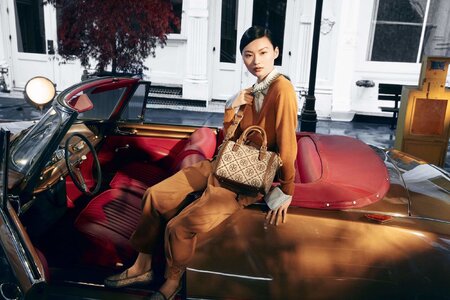 Tory-Burch-FW-2021-Campaign-by-Mikael-Jansson+(1).jpeg