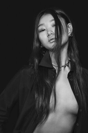 Yoon Young Bae V Magazine.jpg