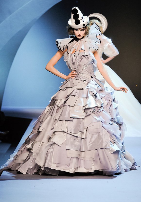 christian-dior-fall-2011-couture--large-msg-131015235256.jpg