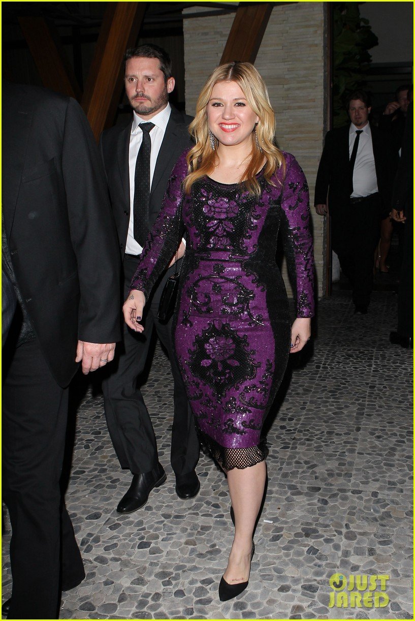 kelly-clarkson-adele-sony-music-grammy-after-party-02.jpg