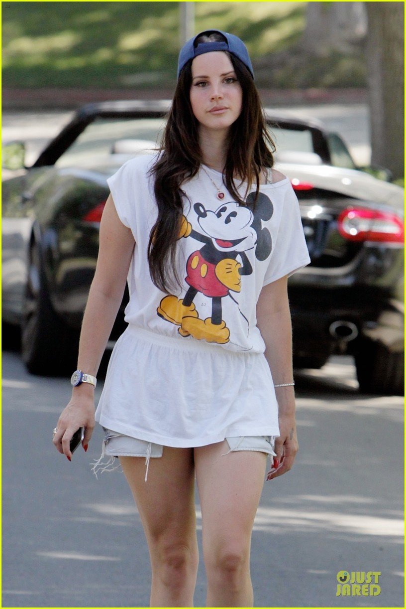 lana-del-rey-shows-inner-child-with-mickey-mouse-02.jpg
