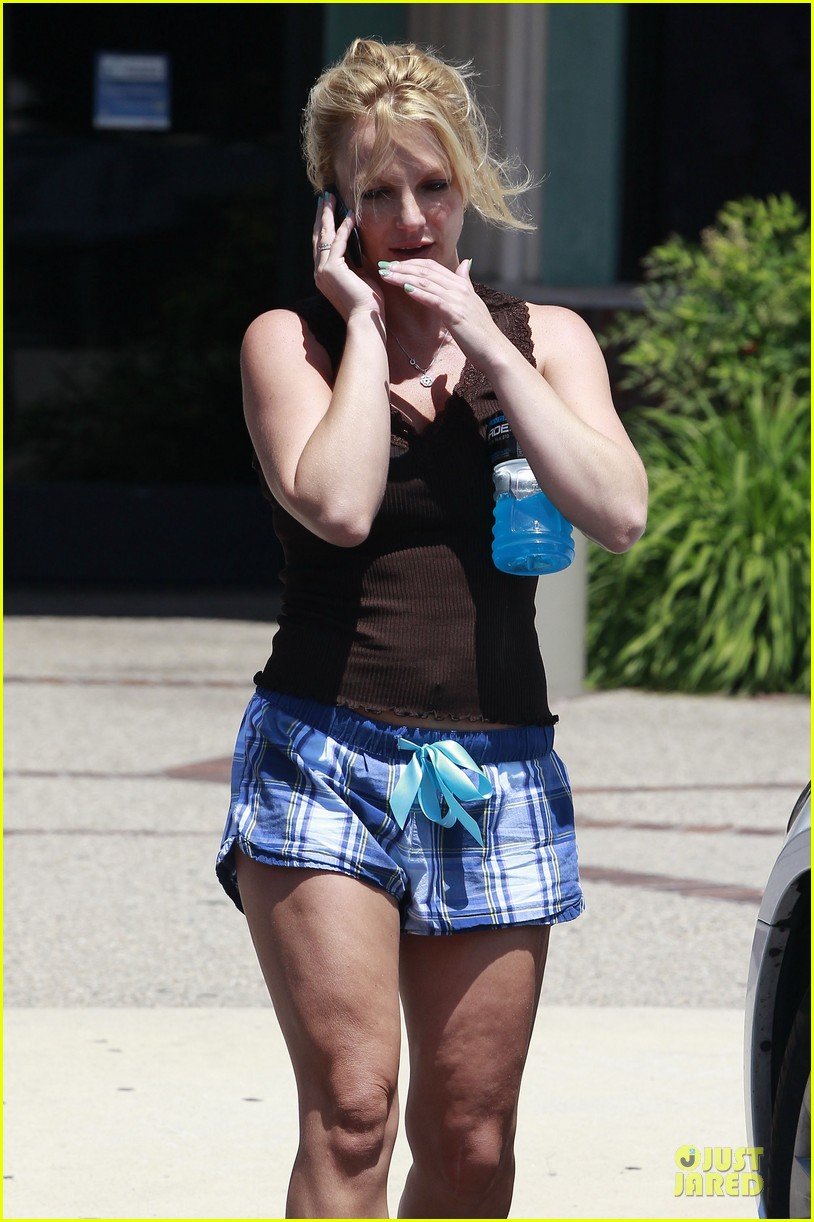 britney-spears-workout-monday-mama-21.jpg