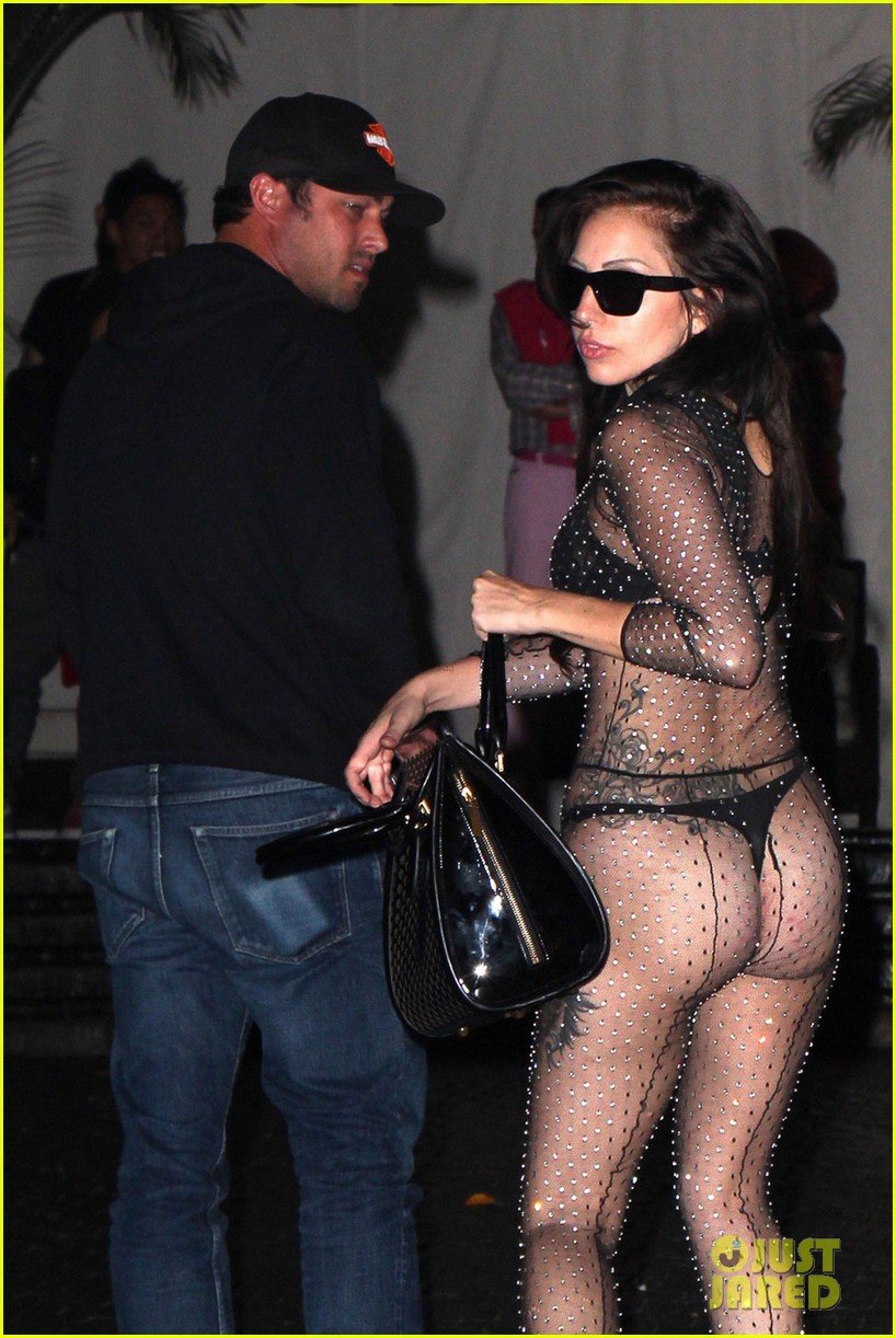 lady-gaga-bares-butt-for-date-night-with-taylor-kinney-04.jpg