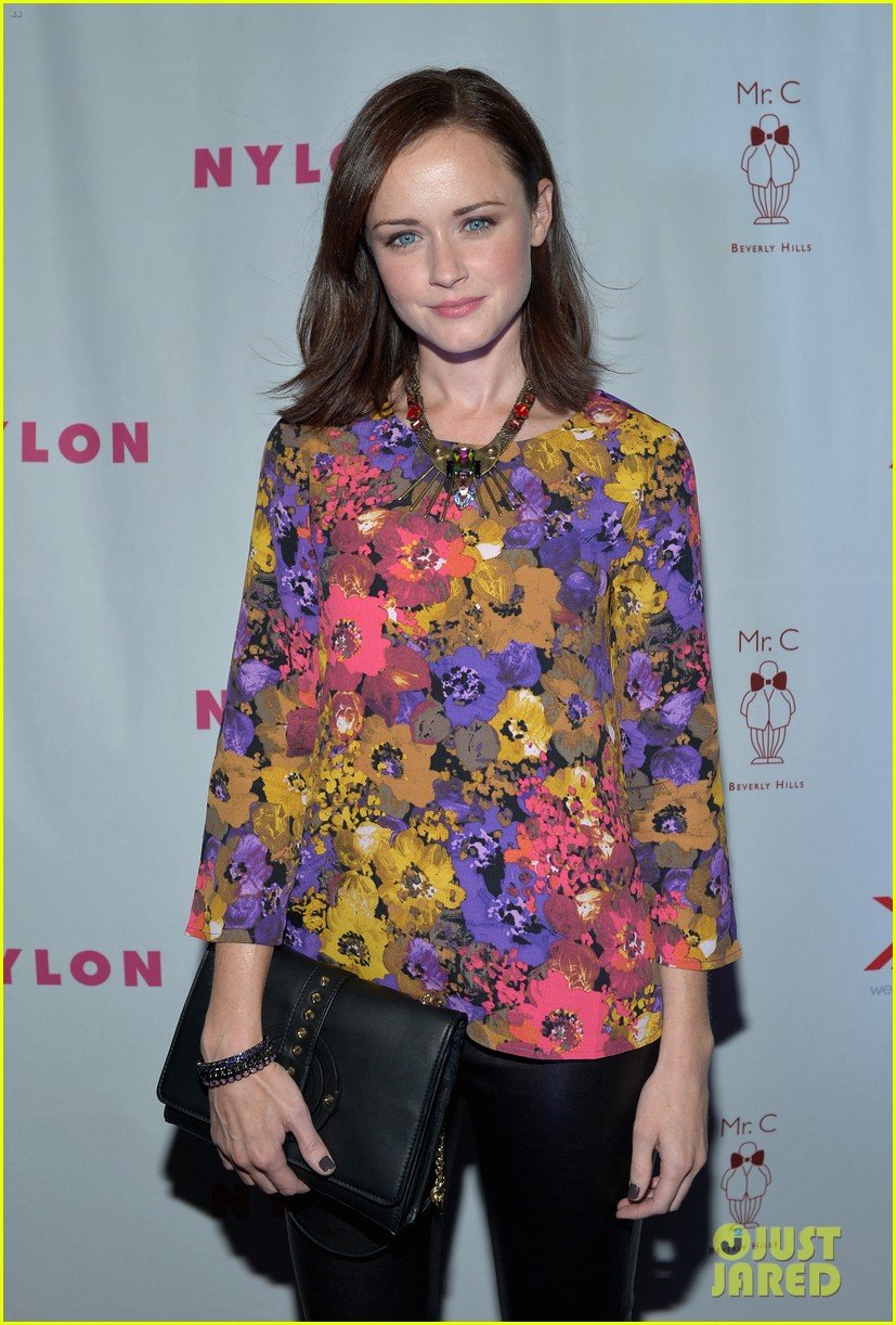 alexis-bledel-lucy-hale-nylon-tv-issue-launch-party-17.jpg