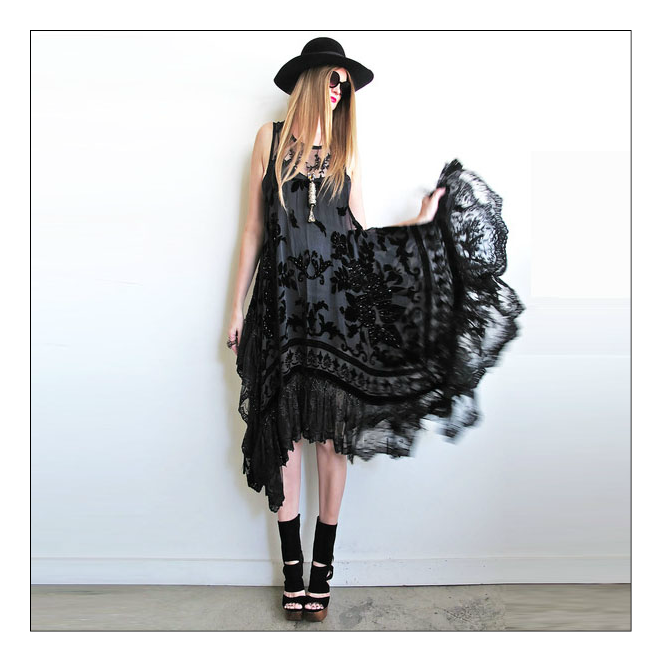 bfblack-velvet-lace-girl-on-a-vine-dress_400.png