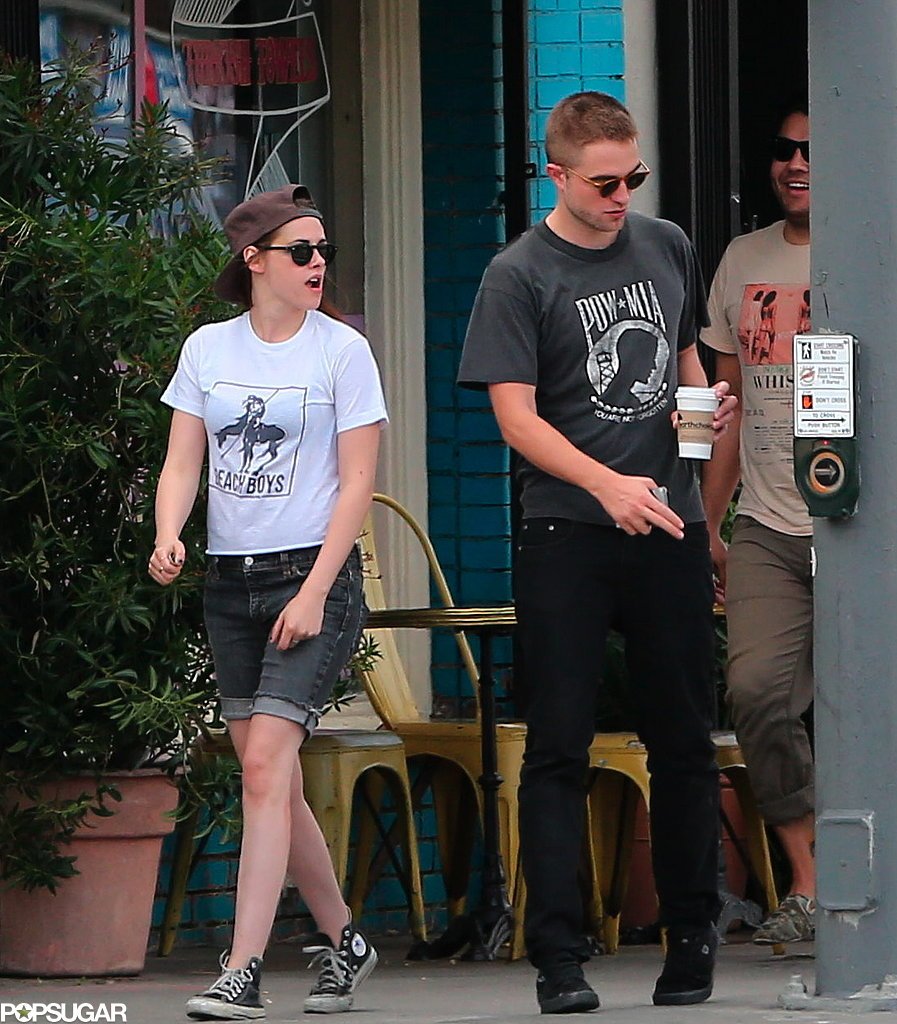 Rob-and-Kristen-out-in-LA-4th-April-2013-with-friends-and-holding-hands-robert-pattinson-and-kristen-stewart-34149976-897-1024.jpg