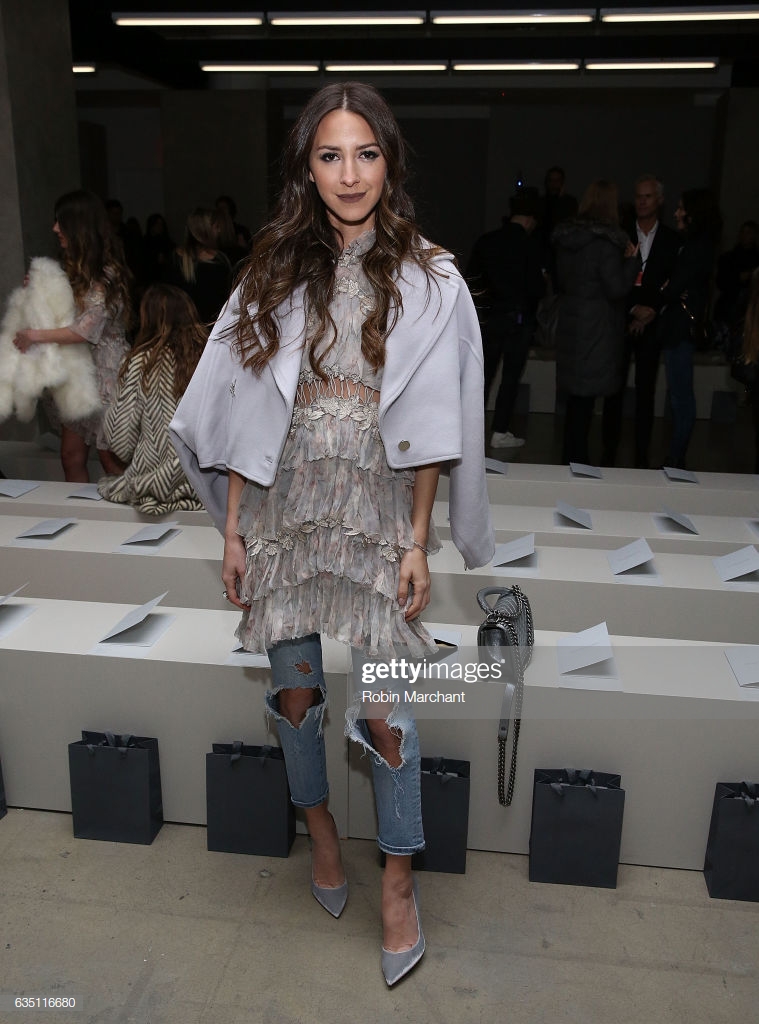 arielle-noa-charnas-attends-zimmermann-during-new-york-fashion-week-picture-id635116680