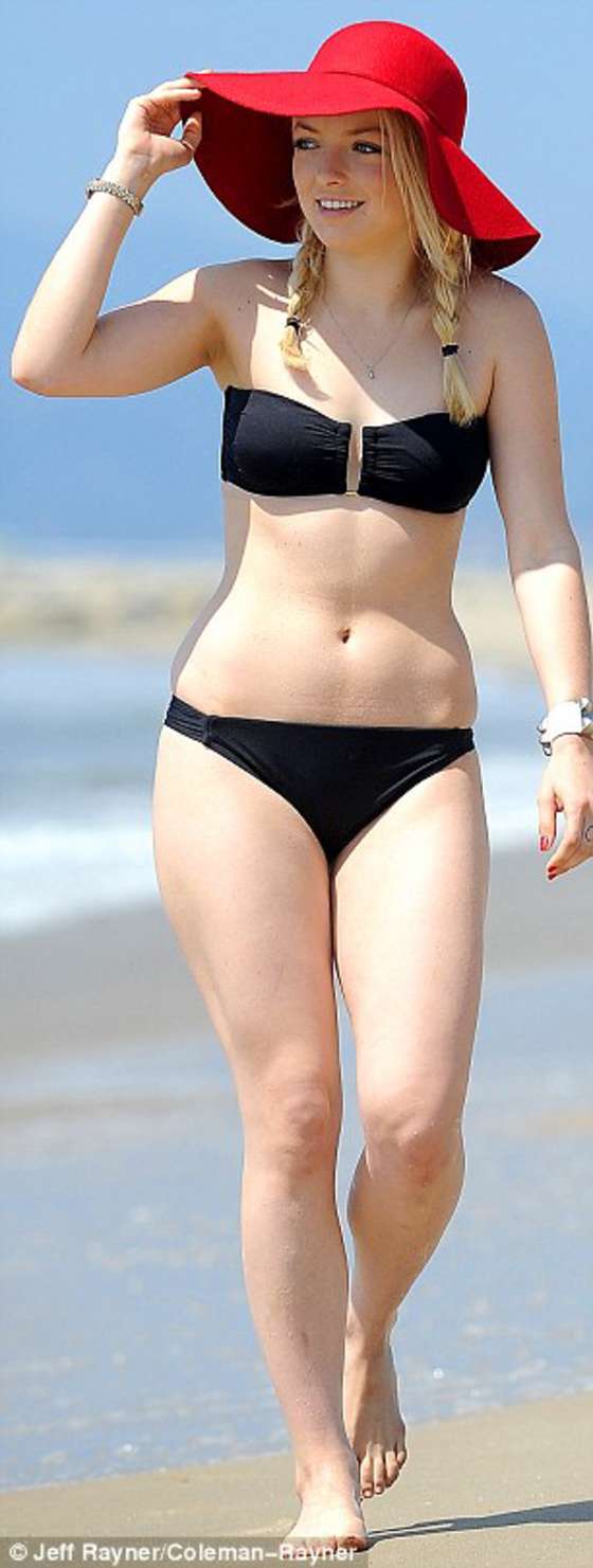 Francesca-Eastwood---Black-bikini-Candids-in-California-03.jpg