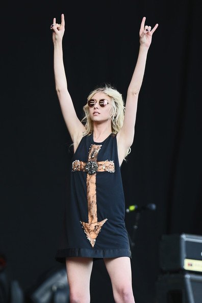 Taylor+Momsen+Day+2+Isle+Wight+Festival+2014+bBJRAn61H9Ul.jpg