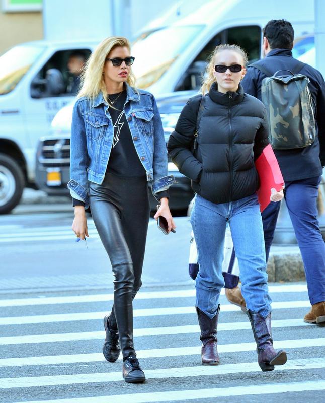 lily-rose-depp-and-stella-maxwell-out-in-new-york-10-25-2018-5.jpg