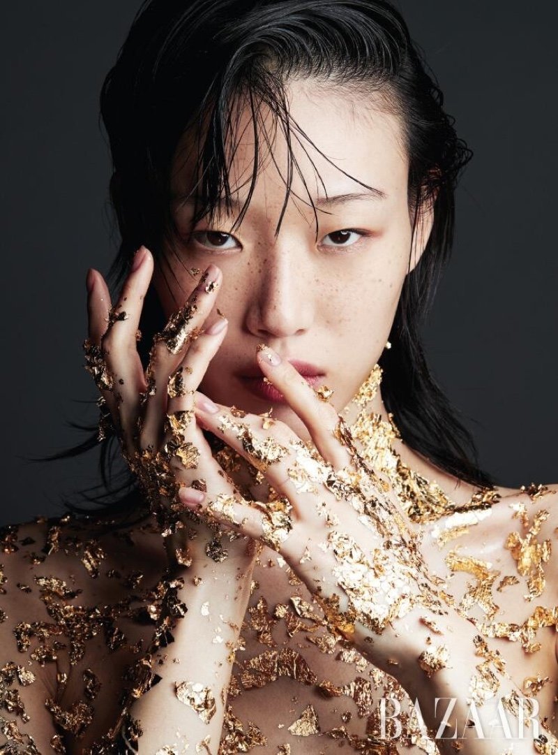 Sora-Choi-Harpers-Bazaar-Korea-Cover-Photoshoot10.jpg